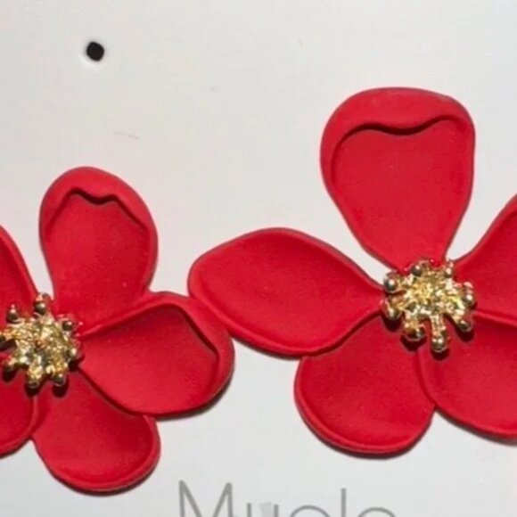 Romantic Matte Flower Earrings - Picture 6 of 9